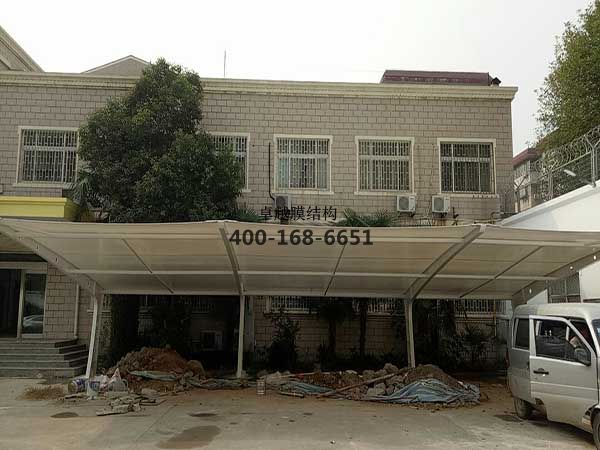 鄭州市景明街看守所膜結(jié)構罩棚/車棚